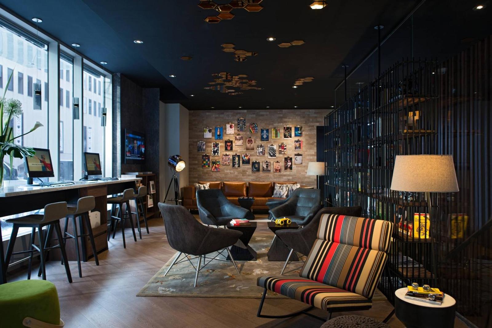 Renaissance by Marriott Montreal Downtown Hotel
